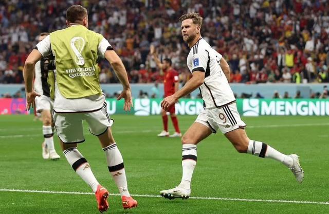 1669585062021028496.jpg 657457646754.jpg