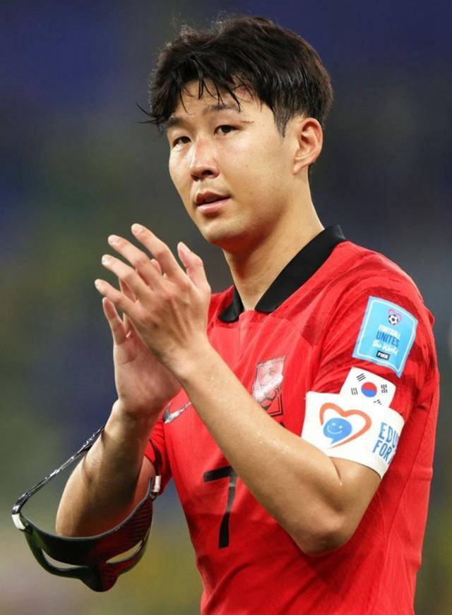 1670285522340097967.jpg FjPjf3pWYBoN667.jpg